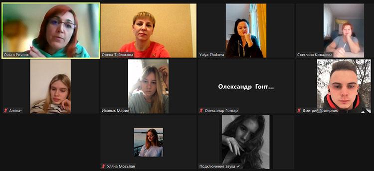 Перші дипломи студентів-менеджерів