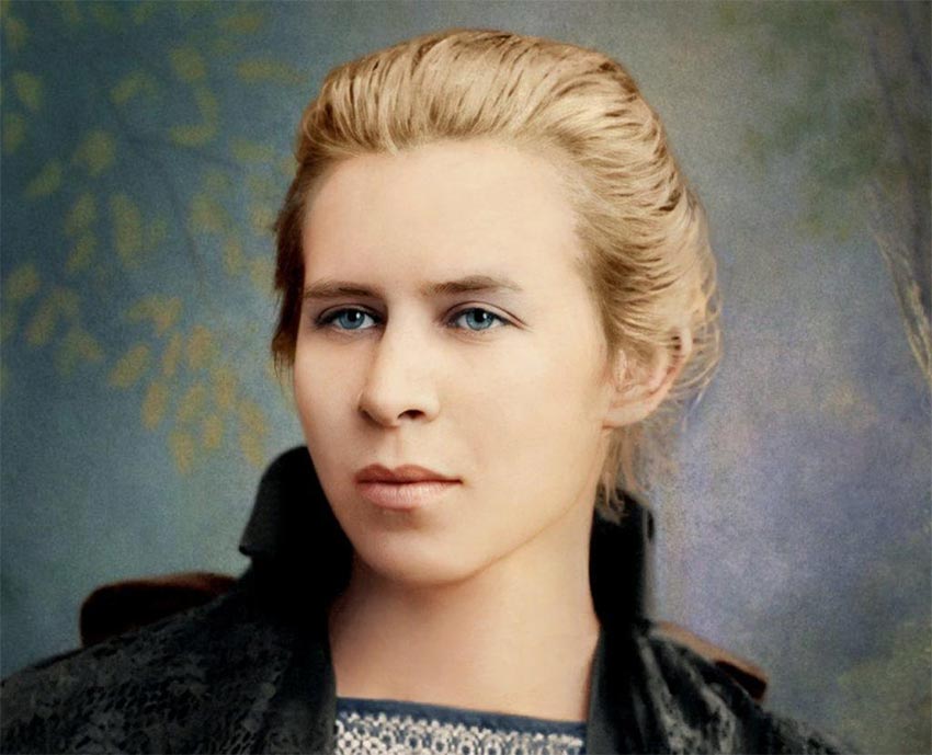 Ні, я жива, я буду вічно жити! Я в серці маю те, що не вмирає!